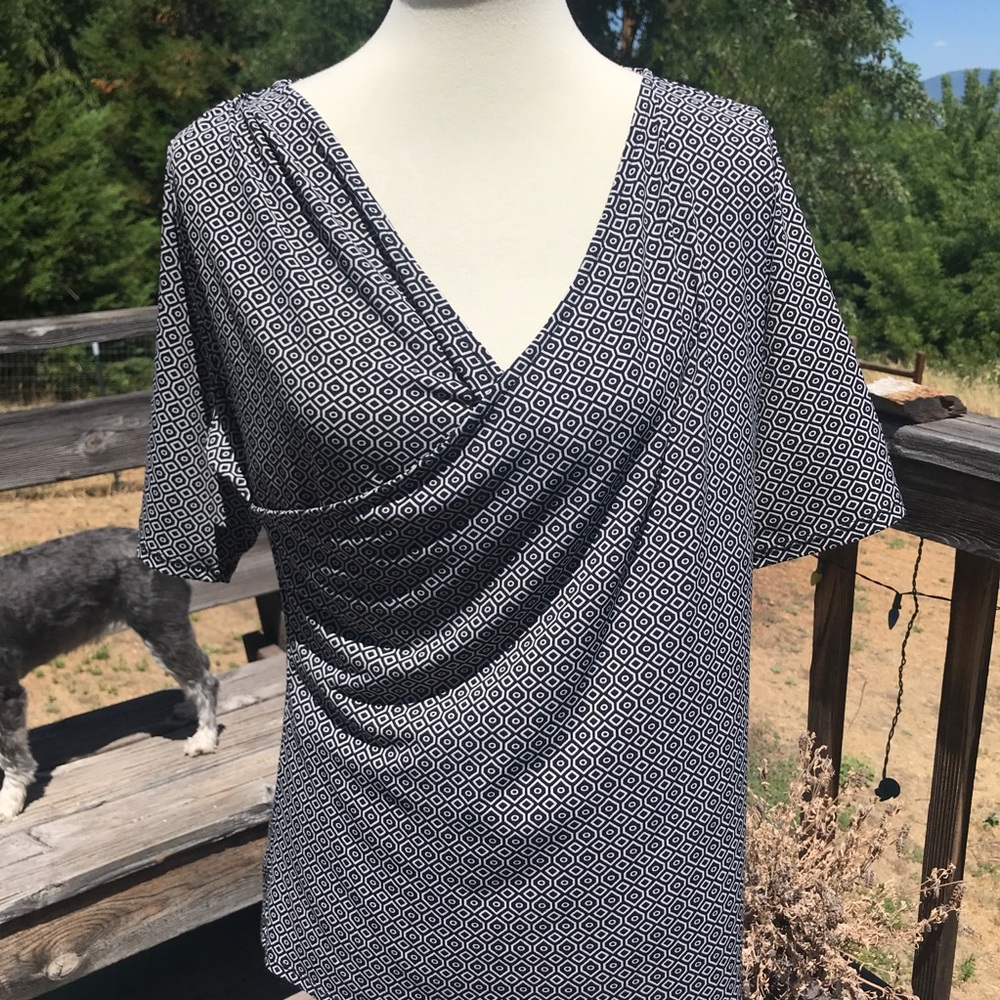 LIZ CLAIBORNE Wrap Top Large